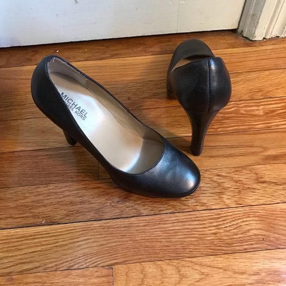 Michael Kors Shoes - Michael Kors Heels 7.5 Black / Bronze